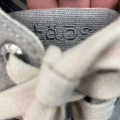 TAOS Star Canvas Sneakers Women's Size 8W Gray Lace Up Casual Shoes