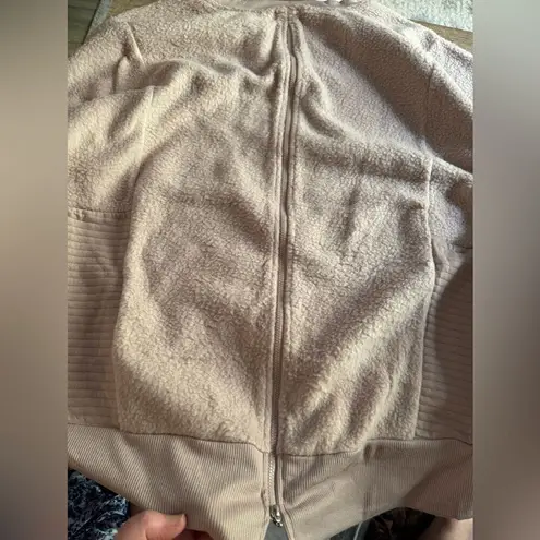 Tahari Sport Pink Top with Back Zipper and Thumbholes NWT MSRP $80