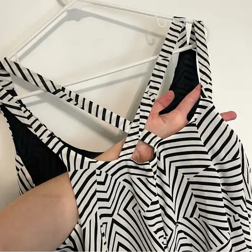 NEW NWT REBEL WILSON x ANGELS Plus Size Cross Strap Tank White Black Geo Striped