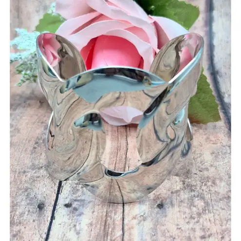 None Set of 2 Statement Metal Cuff Bracelets 1 Silver Tone & 1 Gold Tone Link Look