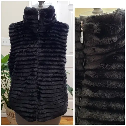 Gallery Grooved Black Tiered Faux Fur Reversible Pocket Zip Up Vest Size Medium