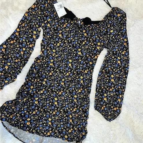 Forever 21 NWT  Floral Dress with Cutout and Puff Sleeves Size XL Long Sleeve