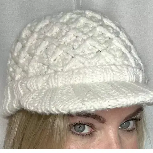 Dakine Brim Beanie Ivory White Knit Cap Hat Snow Ski Apres Alpine Winter Outdoor