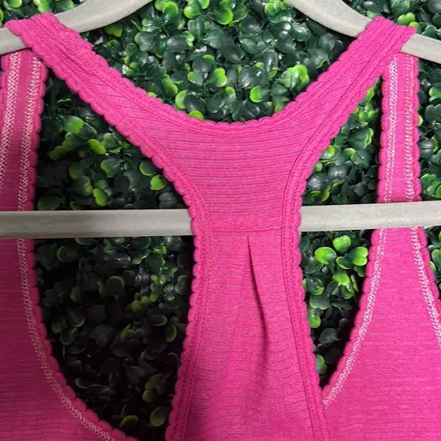 Lululemon  Racer Back pink tank top with gray stripes and scalloped edges, Sz 6 - Image 5
