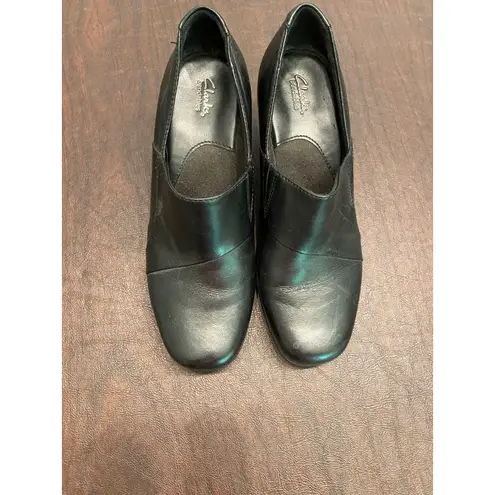 Clarks  Bendables Black Leather 2 Inch‎ Heeled Loafer Size 7.5M Classic Comfort thumbnail 4