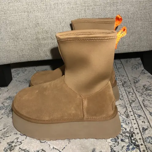 UGG  Classic Dipper platform short boots in Chestnut suede tan - Image 5