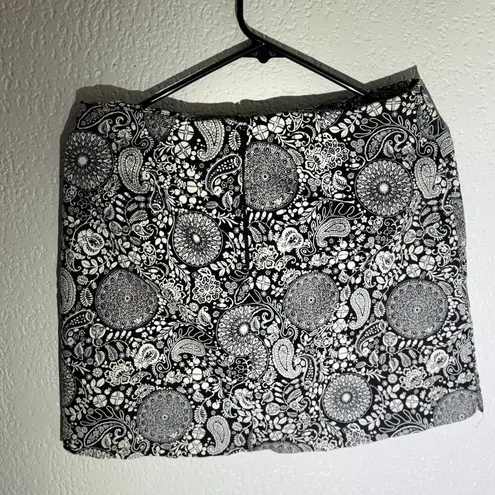 D.F.A. New York Black & White Paisley Floral Mini Skirt Size 8