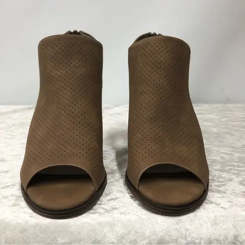 Mata Shoes Mata taupe open toe heel bootie size 6.5 nwot - Image 2