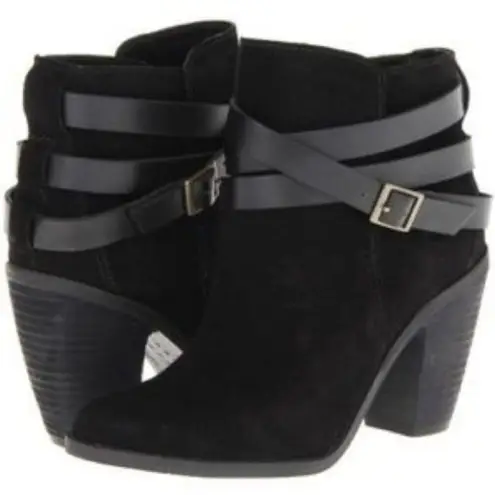 ✨ Callia Booties
Dolce Vita✨ Black Size 8