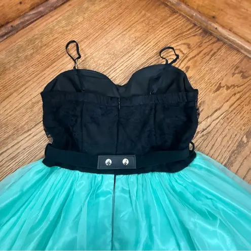 Mystic | Lace Bodice Tulle Beaded Mini Party Dress NWT By Buckle Size M