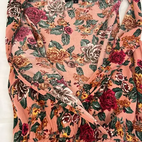 Ambiance szS flowered faux wrap bodice skirted elastic waist shorts romper EUC Red