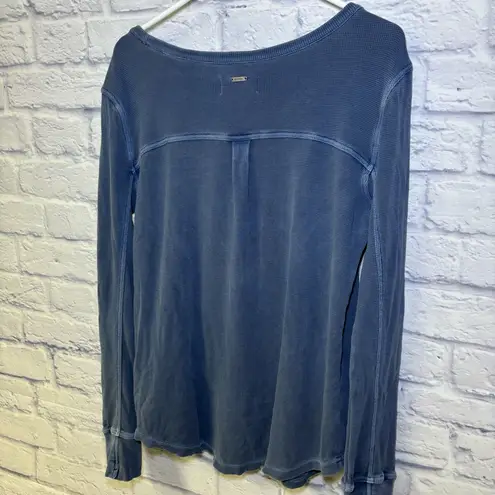 The Normal Brand Long Sleeve Thermal shirt Sz Medium Blue V Neck Vintage Classic