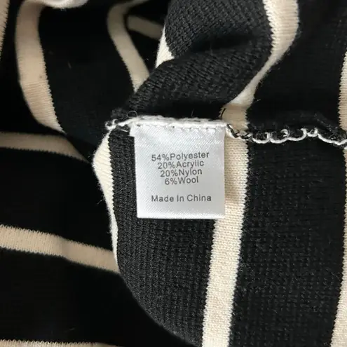 Tuckernuck Lauren Black White Striped V Neck Button Front Cardigan Sweater Sz M Size M