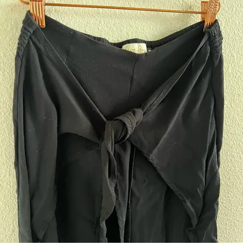 Ava  Sky Black Crepe Tie Front Split Leg Pants Aloha Hawaii Boutique Medium