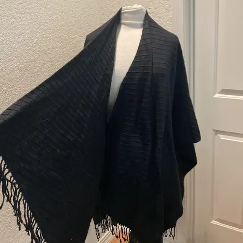 Black Ribbed Wrap Scarf Fitted Around Neck OS EUC Fringe Trim Fringe Acrylic