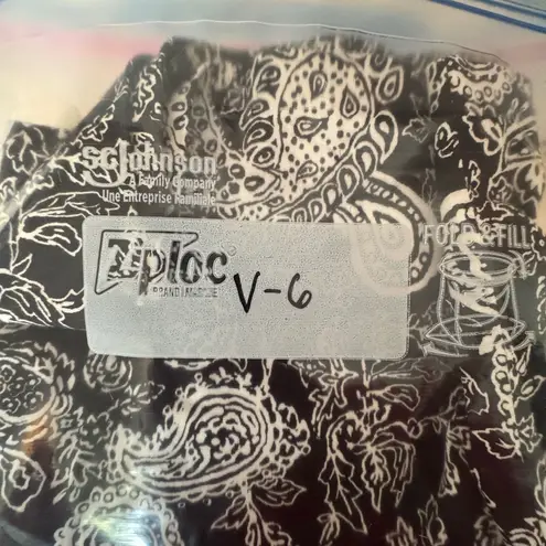 Ralph Lauren Lauren  Elegant Black and White‎ Paisley pencil Skirt