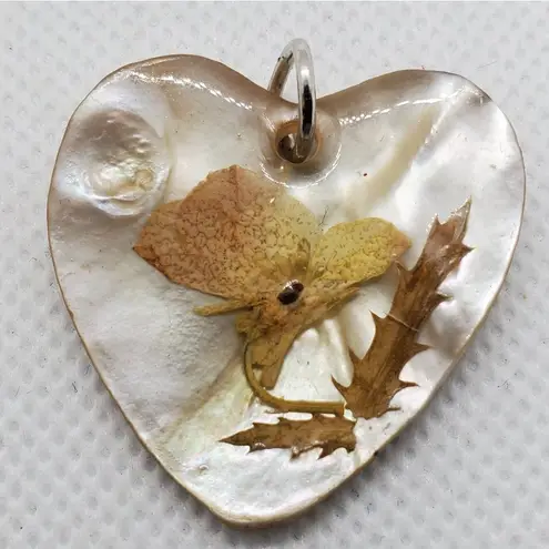 Mother of Pearl & Dried Flower Heart Pendant White
