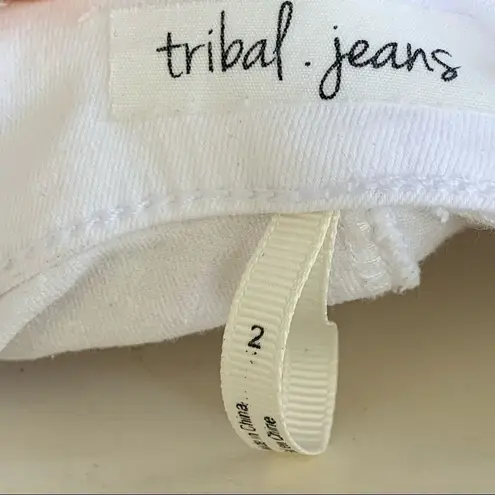 Tribal brand white crochet detail crop length pants Size 2