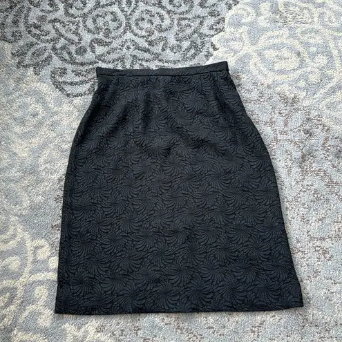 Leslie Fay Vintage Petites Textured Peplum Top & Skirt Set Black Cream 14