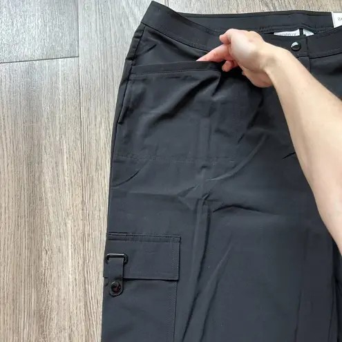 Chico's  Zenergy Neema Courtney Black Cargo Pants Short Size 3 (16) NWT