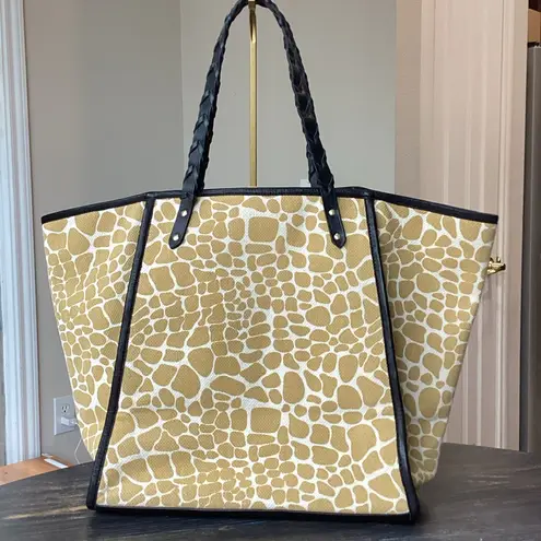 Kempton and Co Gilaugh Tauton Canvas and Leather Giraffe Print Tote Bag NWOT Tan