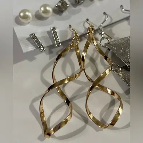 NWT Fashion 6 Piece Earrings Set