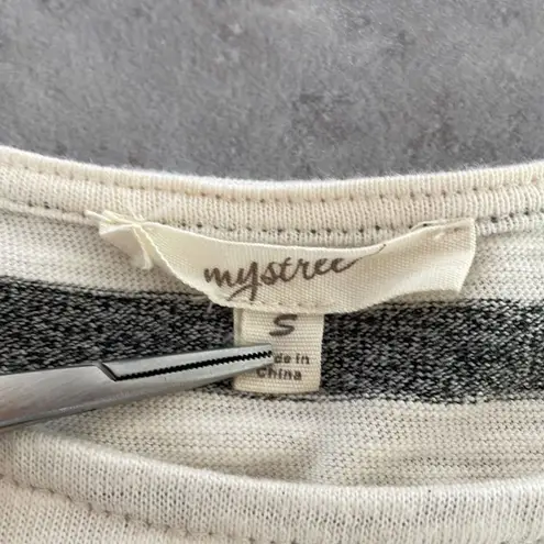 Mystree cap sleeve knee length cinch tie waist cream and gray stripes dress S