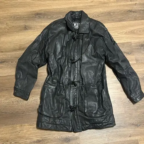 Vtg IOU leather toggle zipper black leather jacket size 6 bikercore fall mobwife