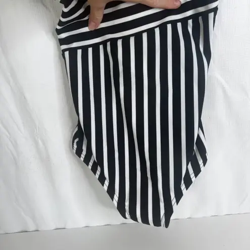 Lands End NWT One Piece Swimsuit Striped UPF 50 Size Medium Sporty Basic Black