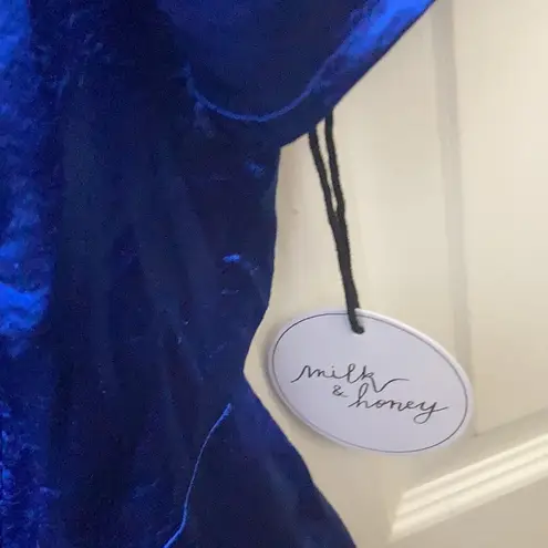 FINAL MARKDOWN Nwot milk & honey top small - Image 2