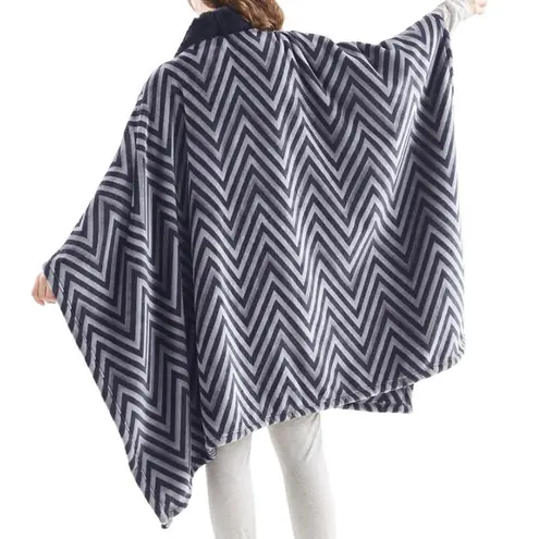 Charter Club Cozy Plush Wrap 50 x 70 Black Chevron Throw