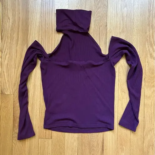 Emma & Sam NWT  Purple Halter Neck Cold Shoulder Cropped Open Back Top Si…