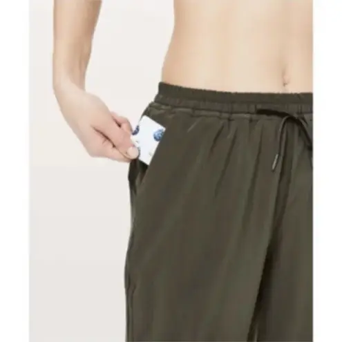 Lululemon Keep It Classic Crop Pant 23” Dark Olive W6ARXS Lightweight Stretch 6 Green