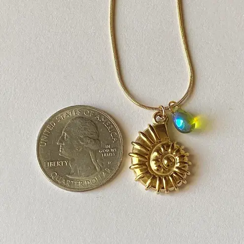 Handmade gold tone stainless steel boho chic beach shell ammonite & teardrop necklace🌀🐚🌊