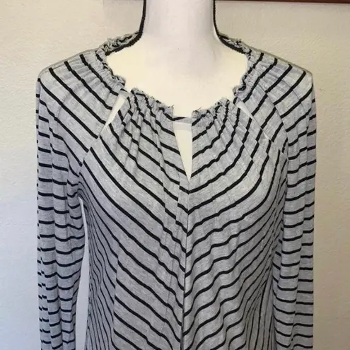 Gnw Grey Black Striped Triple Keyhole Long Sleeve Shirt Woman’s Small