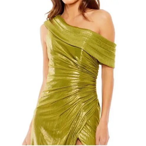 Mac Duggal 27152 Off-Shoulder Metallic Gown