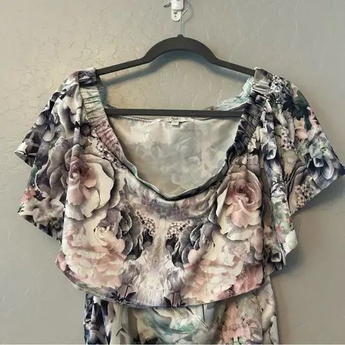 Ripe a pea in the pod maternity floral off the shoulder dress size medium White