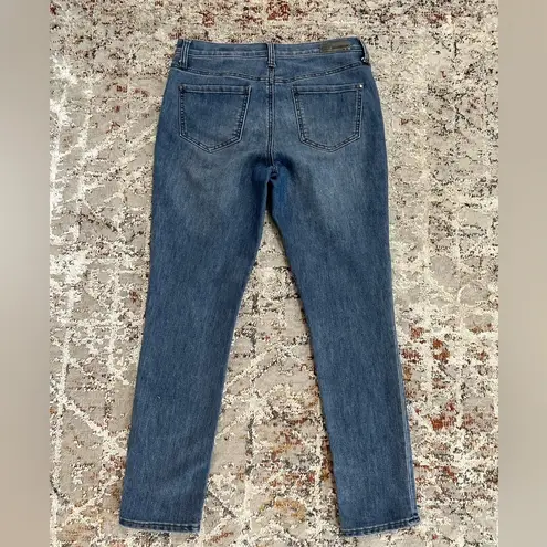 DKNY  boyfriend jeans sz 6