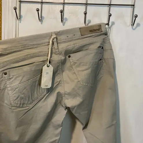 Meltin' Pot women's size 31 light stone skinny fit soft stretchy chino pants