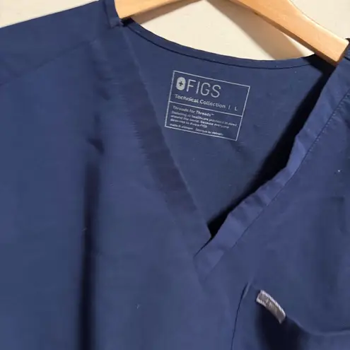 FIGS  Catarina Navy Blue Short Sleeve Pocket Scrub Shirt- Size Large