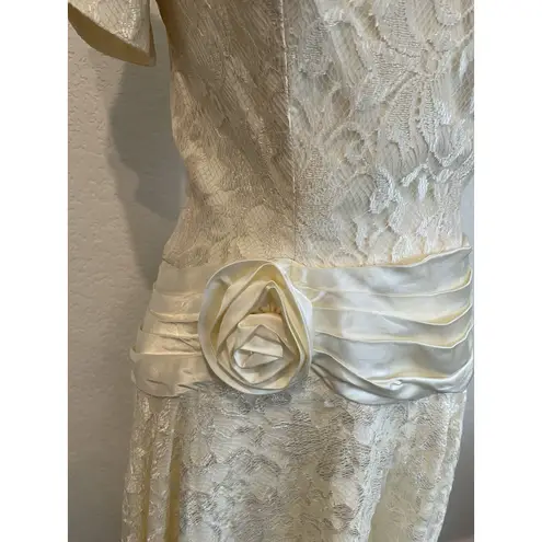 Made In USA Ivory Satin White Lace Dress Size 8 Vintage 1980s