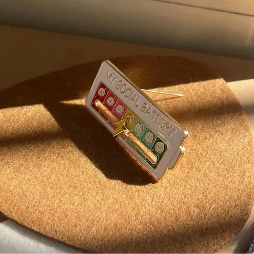 Cartoon Expression Design Enamel Pin, Cute Brooch Suitable for Backpacks, Jeans, White