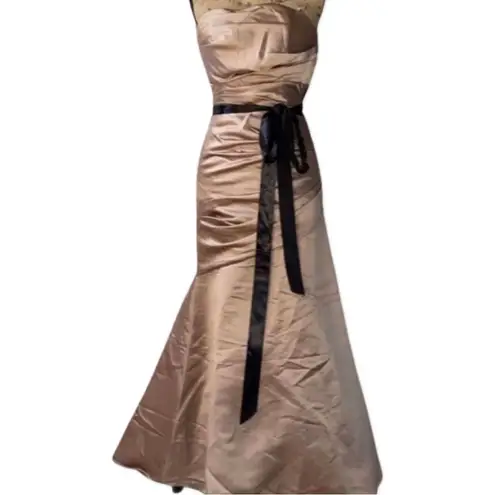 WTOO by Watters & Watters Strapless Champagne with Black Bow Maxi Gown size 2 Tan