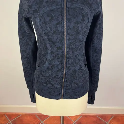 Lululemon Scuba Hoodie II in Biggie Prism Petal Inkwell Blue Size 6