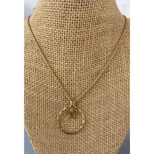 Vintage Avon Gold Tone Lone Star Pendant Necklace Open Circle Star Estate 23"