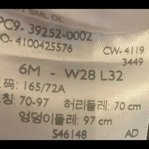 Levi's Levi’s Vintage Classic Bootcut Women’s Jeans. Size 28x32