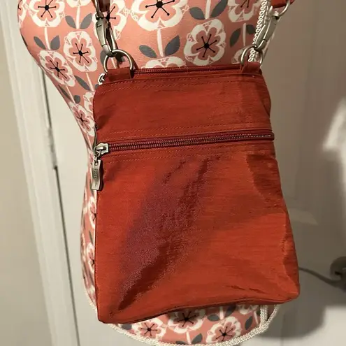 Baggallini Wallet Crossbody Purse Organizer ID Lightweight Travel Burnt Orange