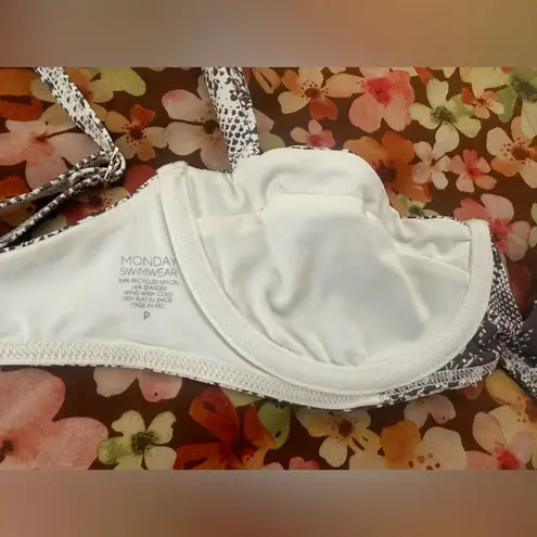 Monday Swimwear bikini set size P Small
