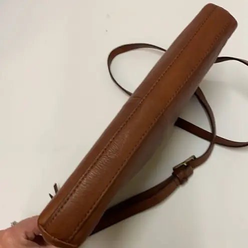 Margot Cognac slim Crossbody purse A27 Brown