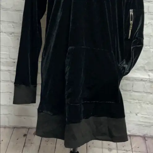 🎉HP🎉 N: Philanthropy “Pompano” Black Hooded Size Small